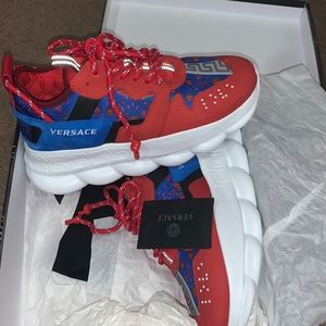 Versace chain reaction